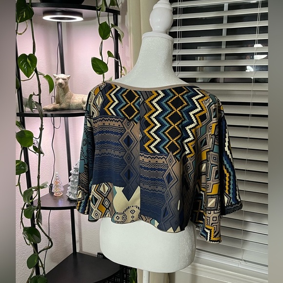 Love Culture Aztec Crop Blouse - Picture 3 of 6